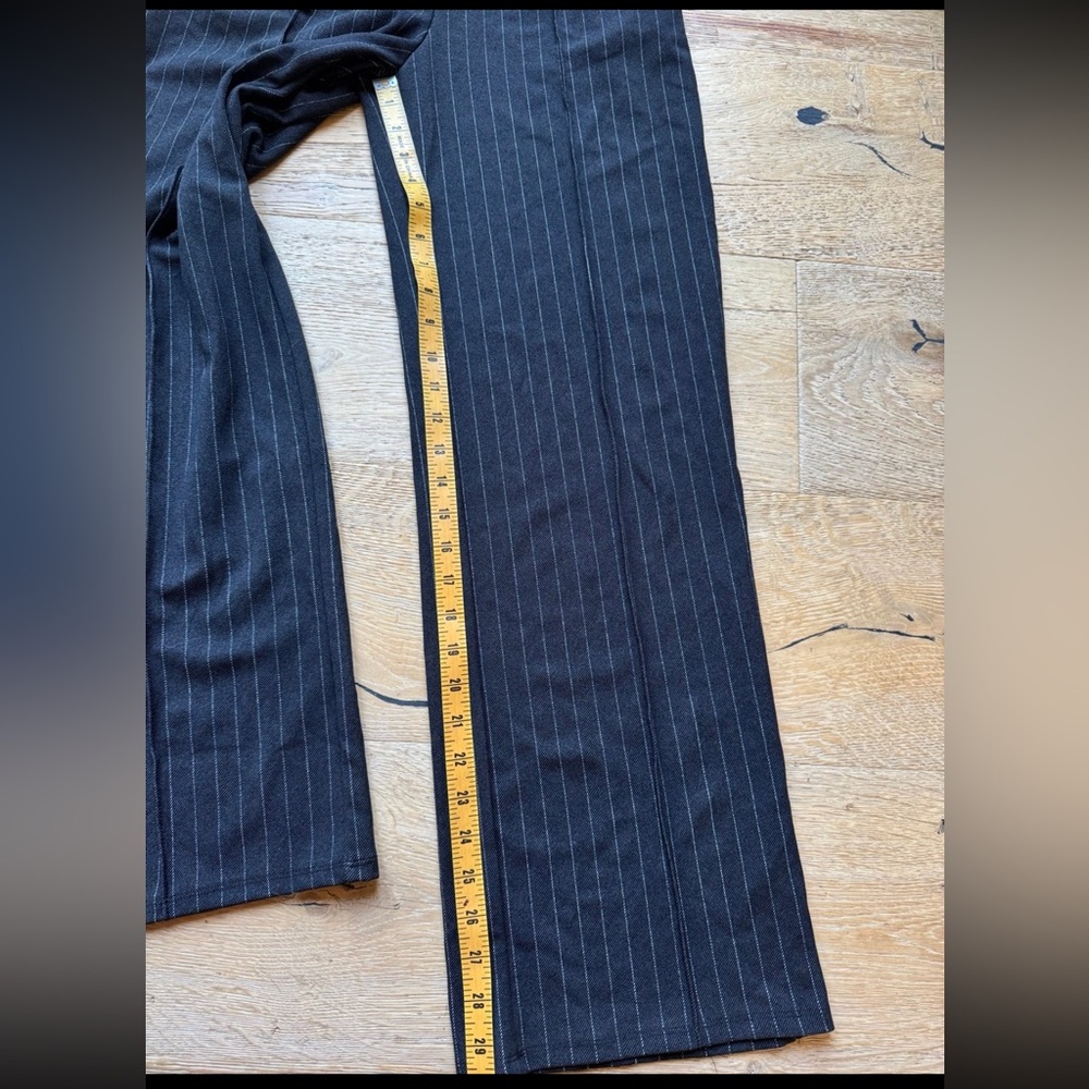 Gray Pinstripe Women's Wide-Leg High rise Pants sz XS NEW NWOT Price Firm! - Picture 12 of 12